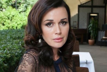 Фотография к новости: Анастасия Заворотнюк находится в состоянии сопора