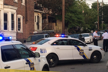 Фотография к новости: Злоумышленник открыл стрельбу на улице и ранил шесть человек в Филадельфии