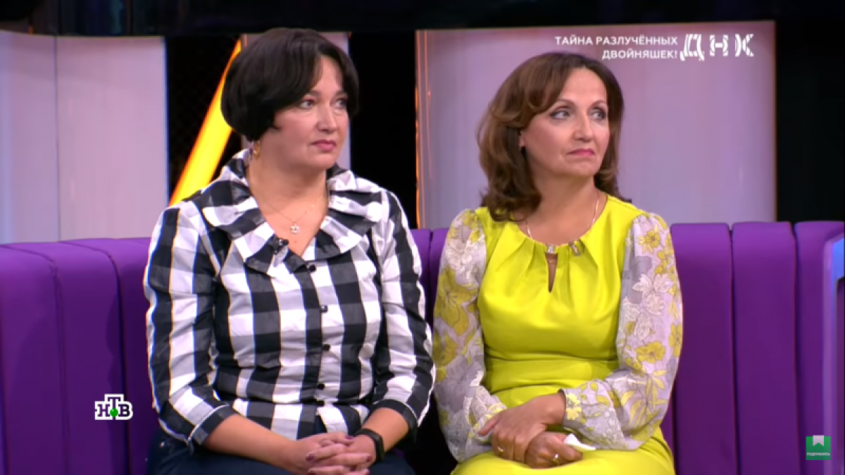 Жительница Актау нашла сестру-двойняшку спустя полвека на НТВ