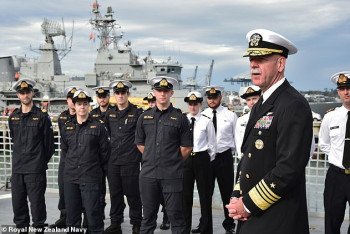 Фотография к новости: Краситься и носить накладные ресницы разрешат новозеландским солдатам