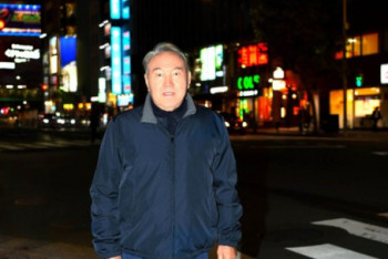 Фотография к новости: Назарбаев прогулялся по вечернему Токио