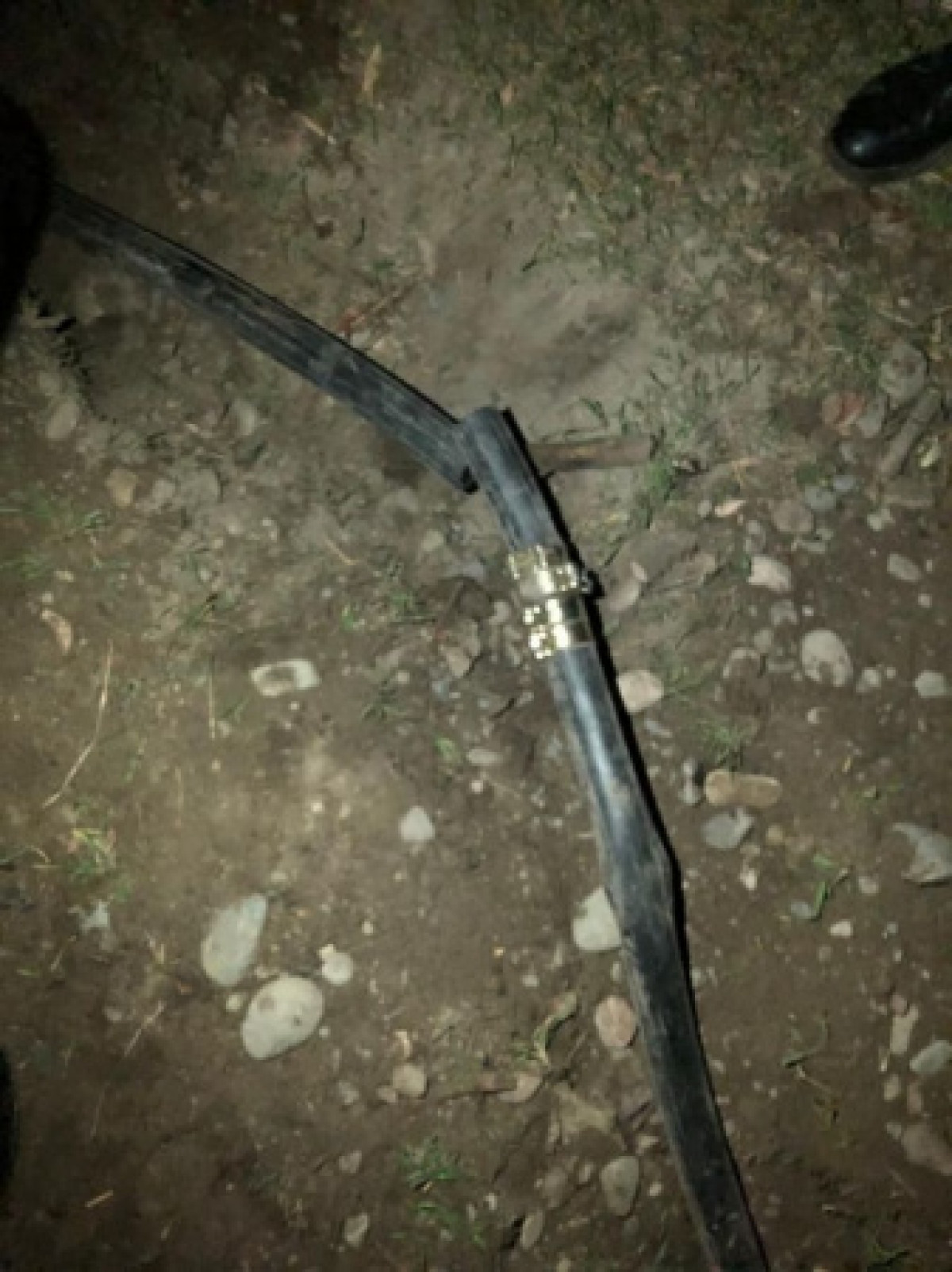 Из Казахстана в Кыргызстан ежедневно перекачивали 100 тонн ГСМ через трубу