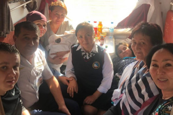 Фотография к новости: Пассажирка родила девочку в поезде "Актобе-Алматы-1"