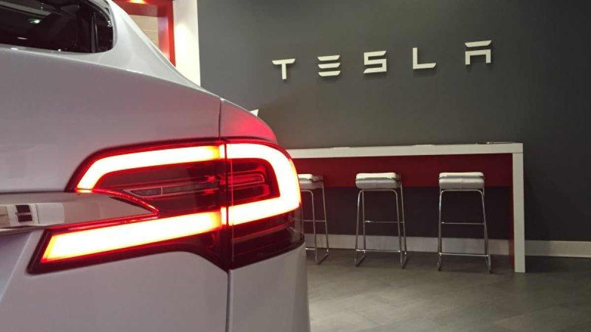 Шанхайский завод Tesla досрочно запустил пробное производство