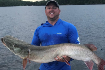 Фотография к новости: Американец поймал щуку размером с человека