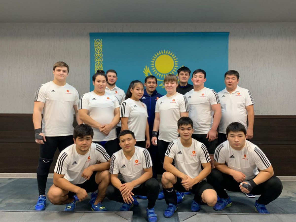 Казахстанские тяжелоатлеты завоевали первое "золото" на чемпионате Азии