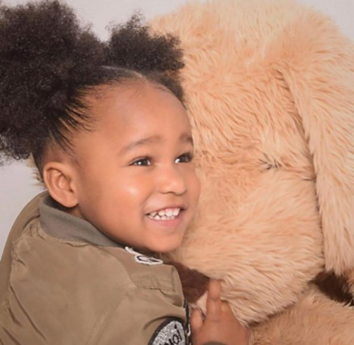 Британец пожаловался властям на четырехлетнюю соседскую девочку