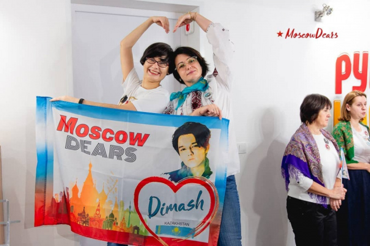 Видео с частушками про Димаша сняли его московские фанаты 