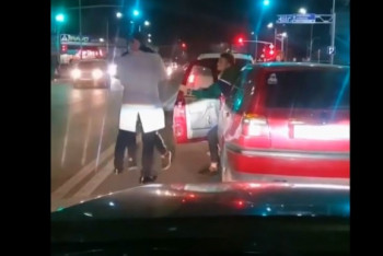 Замруководителя скорой помощи подрался на дороге в центре Караганды