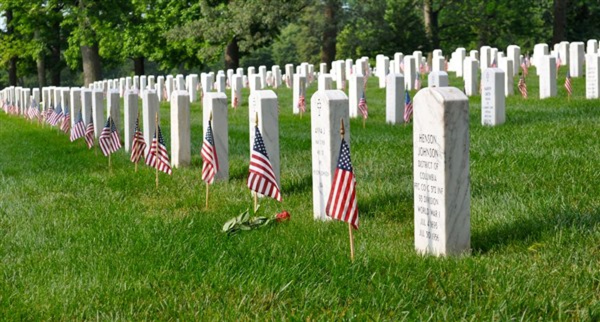 Ставший трансгендером после усыновления мальчик из Казахстана скончался в США