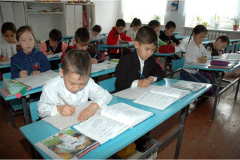 Фотография к новости: Как будет решаться проблема трехсменных школ, рассказал глава МОН