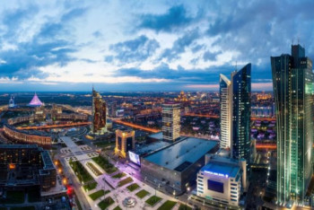 Журналистка из Сингапура приехала в Нур-Султан в поисках Бората 