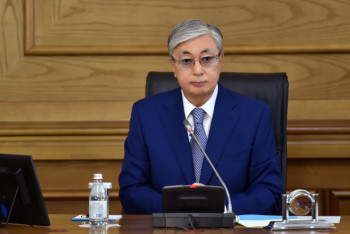 Фотография к новости: Токаев поручил избавиться от регистрации иностранцев в миграционной полиции