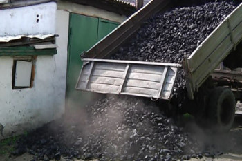 Фотография к новости: Скидку на поставку угля пенсионерам проработают в МИИР