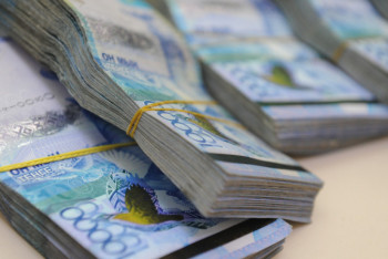 Фотография к новости: Казахстанцы отправили за рубеж около 500 миллиардов тенге за текущий год 