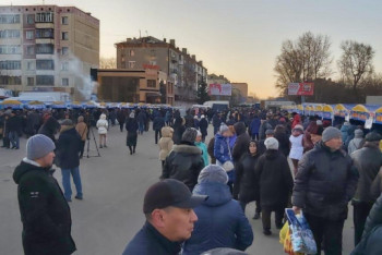 Фотография к новости: Свыше 75 тонн продукции привезли сельхозпроизводители на ярмарку в Кокшетау