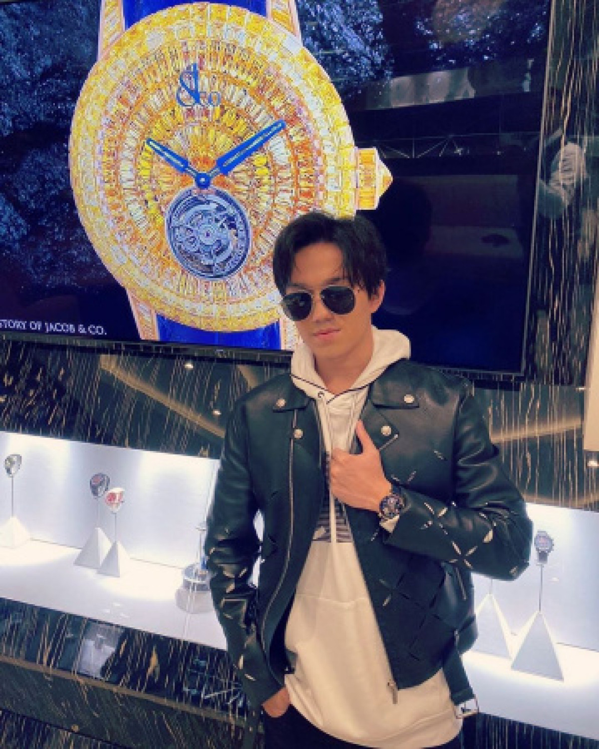 Димаш стал амбассадором всемирно известного бренда часов