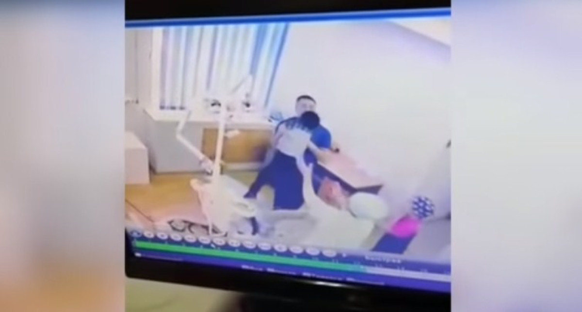 "Бывает вспыльчивым и резким": в облздраве рассказали об обидевшем ребенка стоматологе