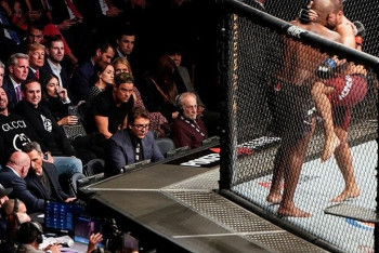 Фотография к новости: Трампа освистали на турнире UFC в Нью-Йорке 