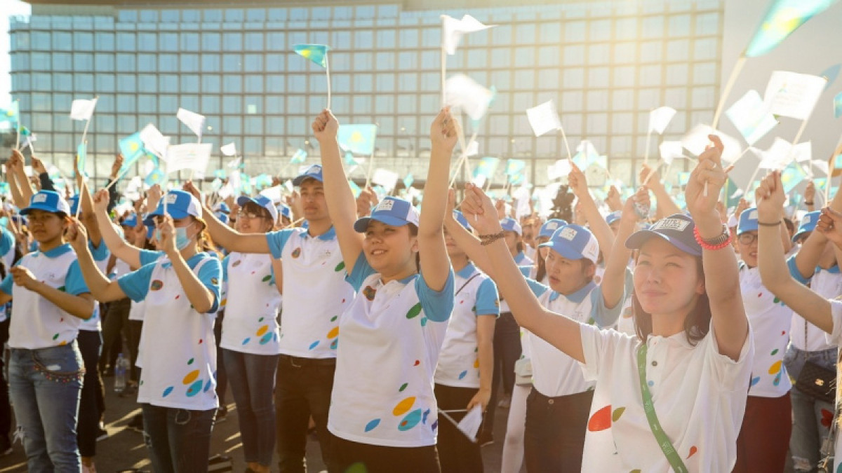 Студентам-волонтерам повысят стипендию на 30% в Казахстане 