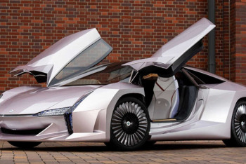 Фотография к новости: “Деревянный” суперкар создан в Японии