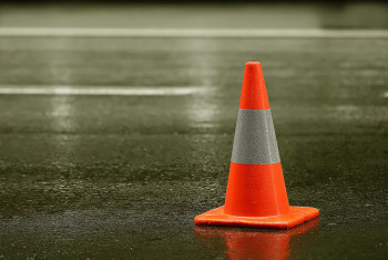 Фотография к новости: Автопилот Tesla теперь распознает дорожные конусы