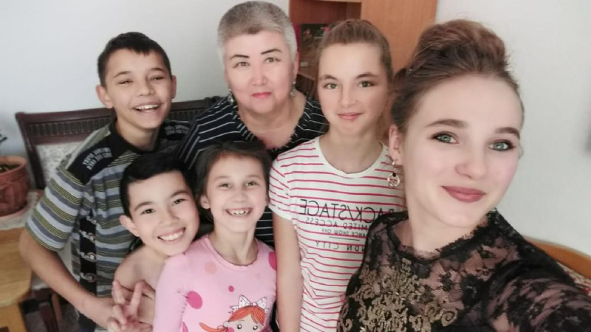 Потеряв одного, обрела тринадцать. История мамы-воспитателя из Нур-Султана