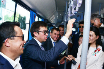 Фотография к новости: Габидулла Абдрахимов сэкономил бюджету полмиллиона тенге, отказавшись от служебного авто на месяц