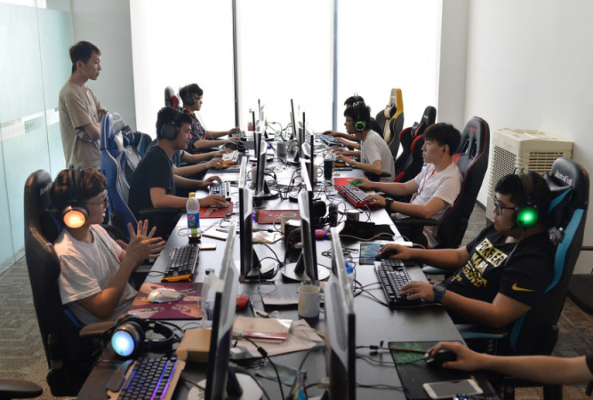 Китай вводит виртуальный комендантский час для подростков-геймеров