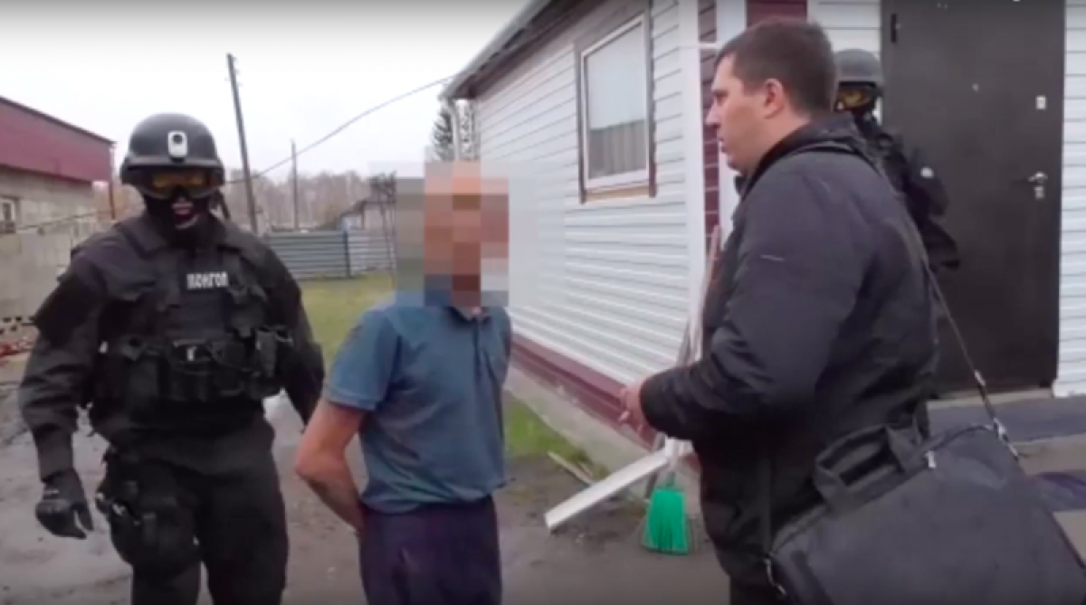 Мужчина организовал дома нарколабораторию и продавал "спайс" в поселках СКО