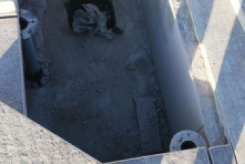 Фотография к новости: Власти Туркестана прокомментировали видео с осевшей брусчаткой под машиной 