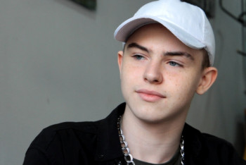 Фотография к новости: 14-летний школьник стал топовым парикмахером в Уральске