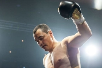 Фотография к новости: Казахстанский супертяж нокаутировал небитого хорватского соперника