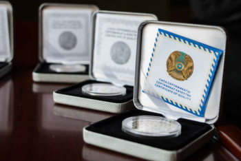 Фотография к новости: Нацбанк ищет дизайнеров для монеты в честь 75-летия Победы