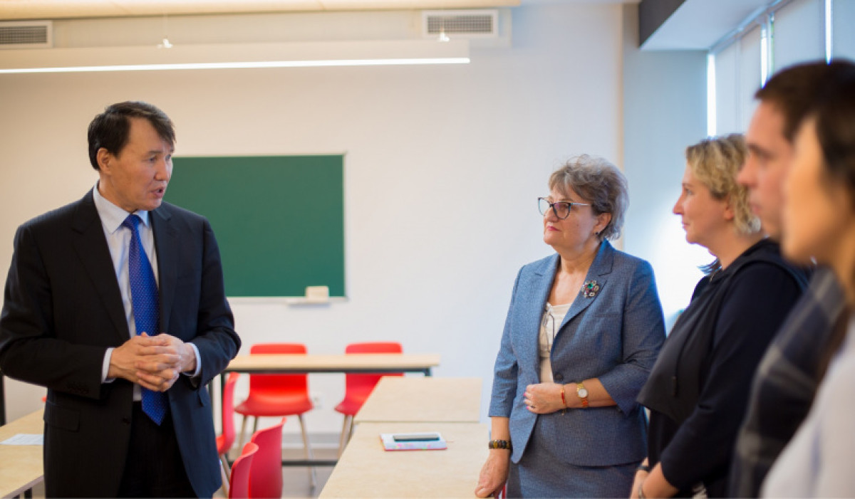 "КазНУ и "Нархоз" стали центрами молодежных инициатив" - Алик Шпекбаев