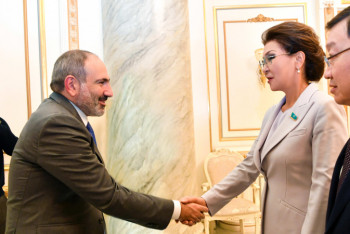 Фотография к новости: Дарига Назарбаева встретилась с Николом Пашиняном в Армении