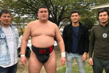 Фотография к новости: Казах стал чемпионом Японии по сумо