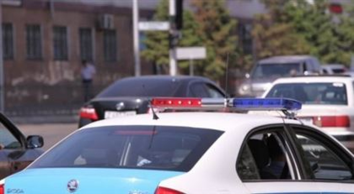 Полицейские на патрульной машине сбили девочку на "зебре" в Уральске