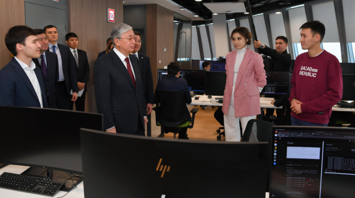 Токаев ознакомился с объектами инновационной экосистемы столицы
