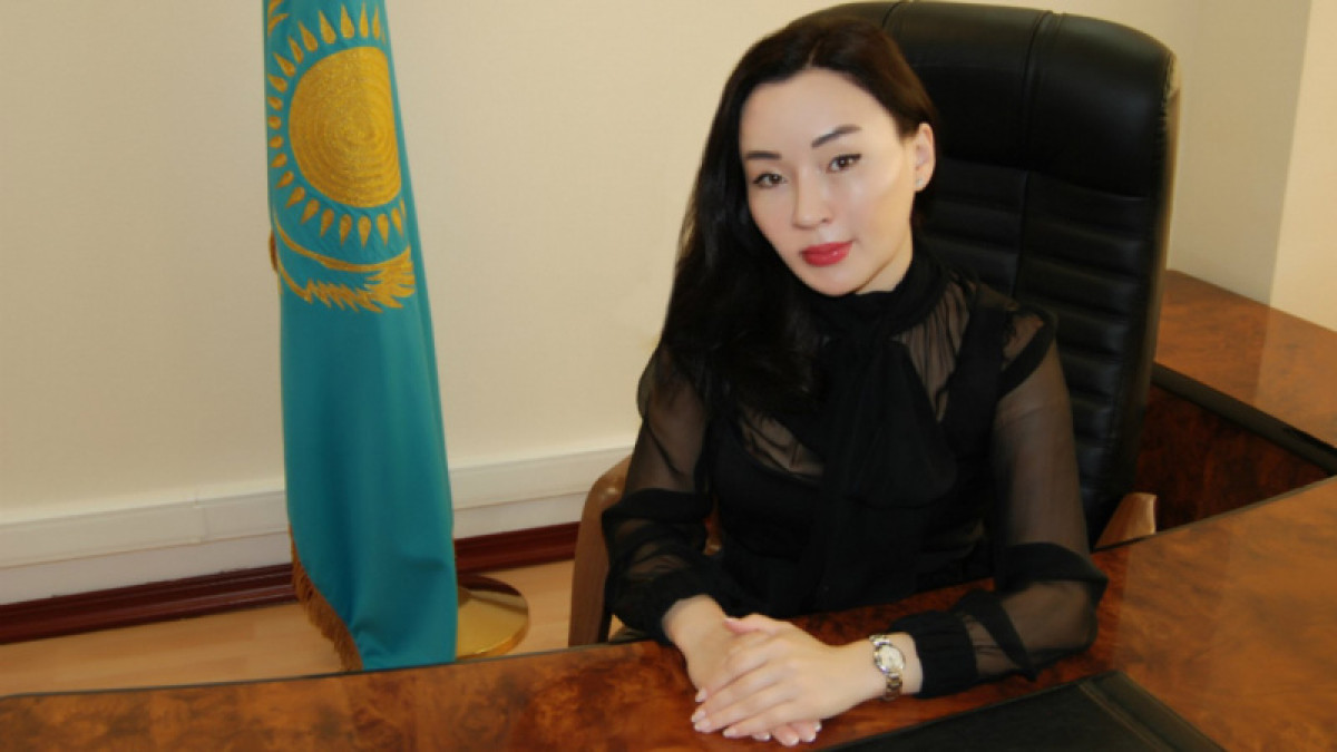 Законность назначения экс-сотрудника МОН Каирбековой ректором вуза просит проверить сенатор 