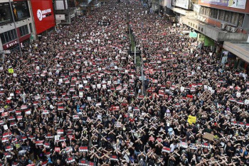 Фотография к новости: Судьба 142 казахстанских студентов в Гонконге остаётся неизвестной - МИД