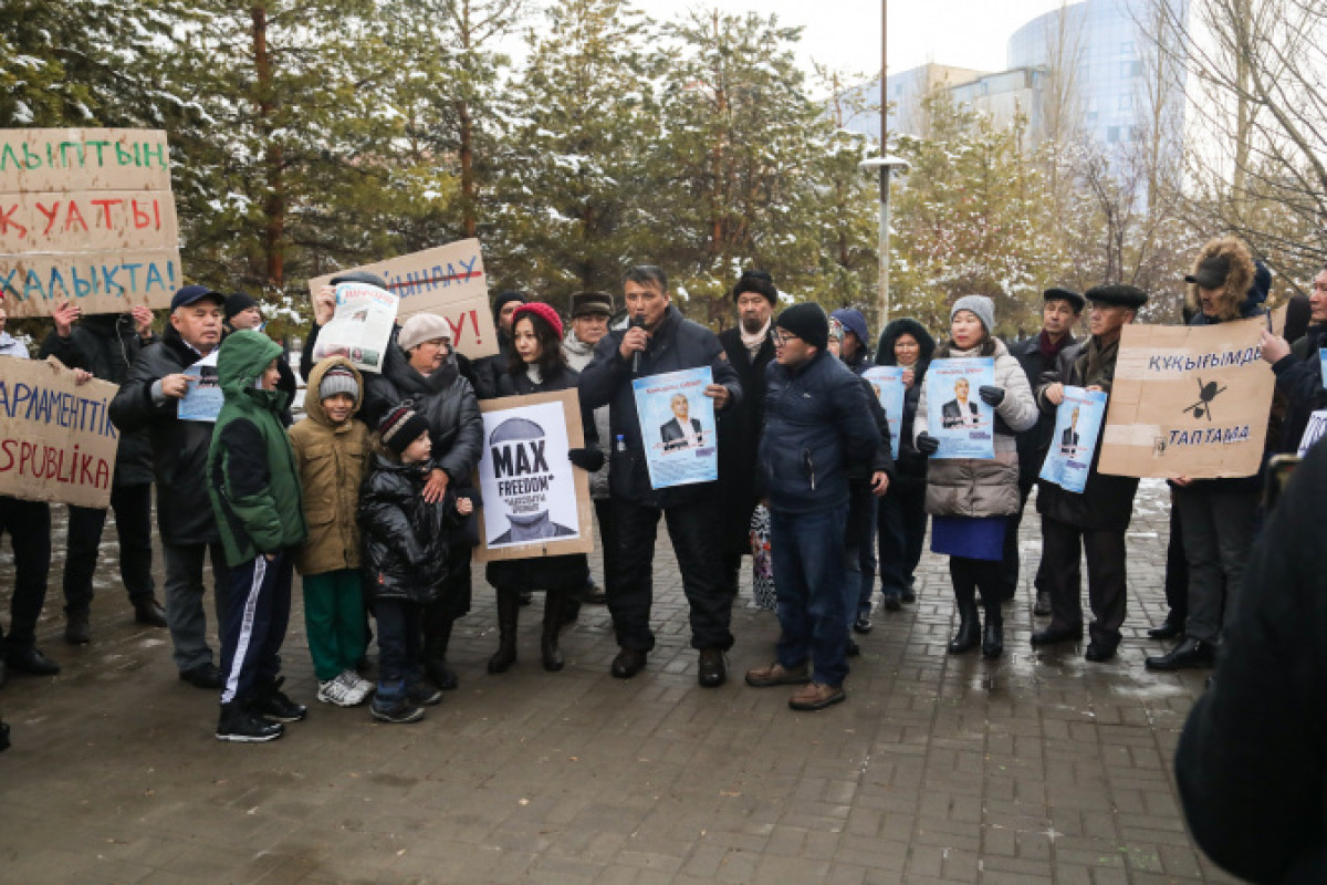 "Главное – верить и не бояться говорить": мирный митинг прошел в Нур-Султане 