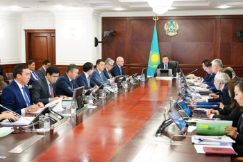 Фотография к новости: Аскар Мамин провел заседание совета директоров холдинга "Байтерек"