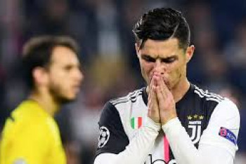 Фотография к новости: Роналду остался вне состава "Ювентуса"