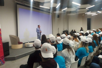 Фотография к новости: Меценат построил спортивные комплексы для трех школ Алматы