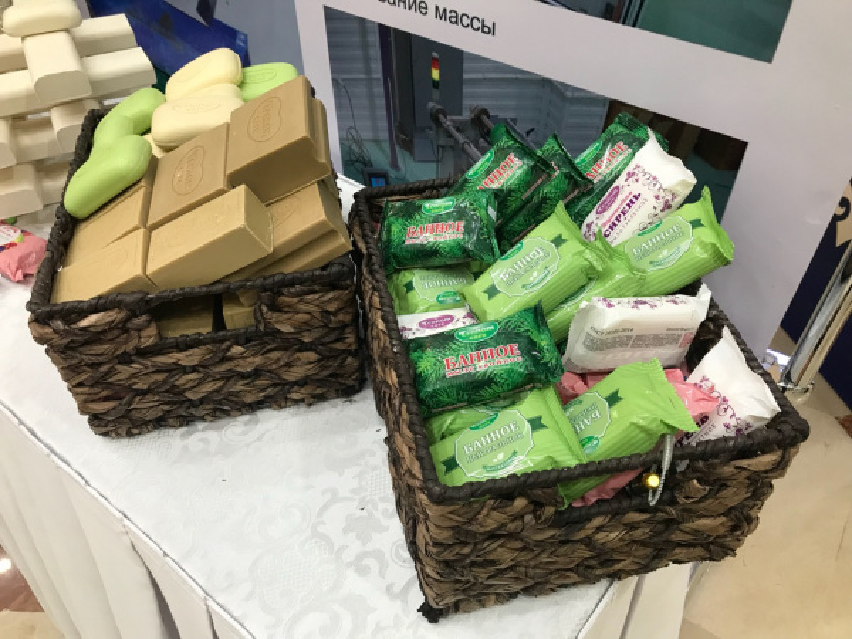 Дарига Назарбаева оценила натуральное мыло казахстанского производства 