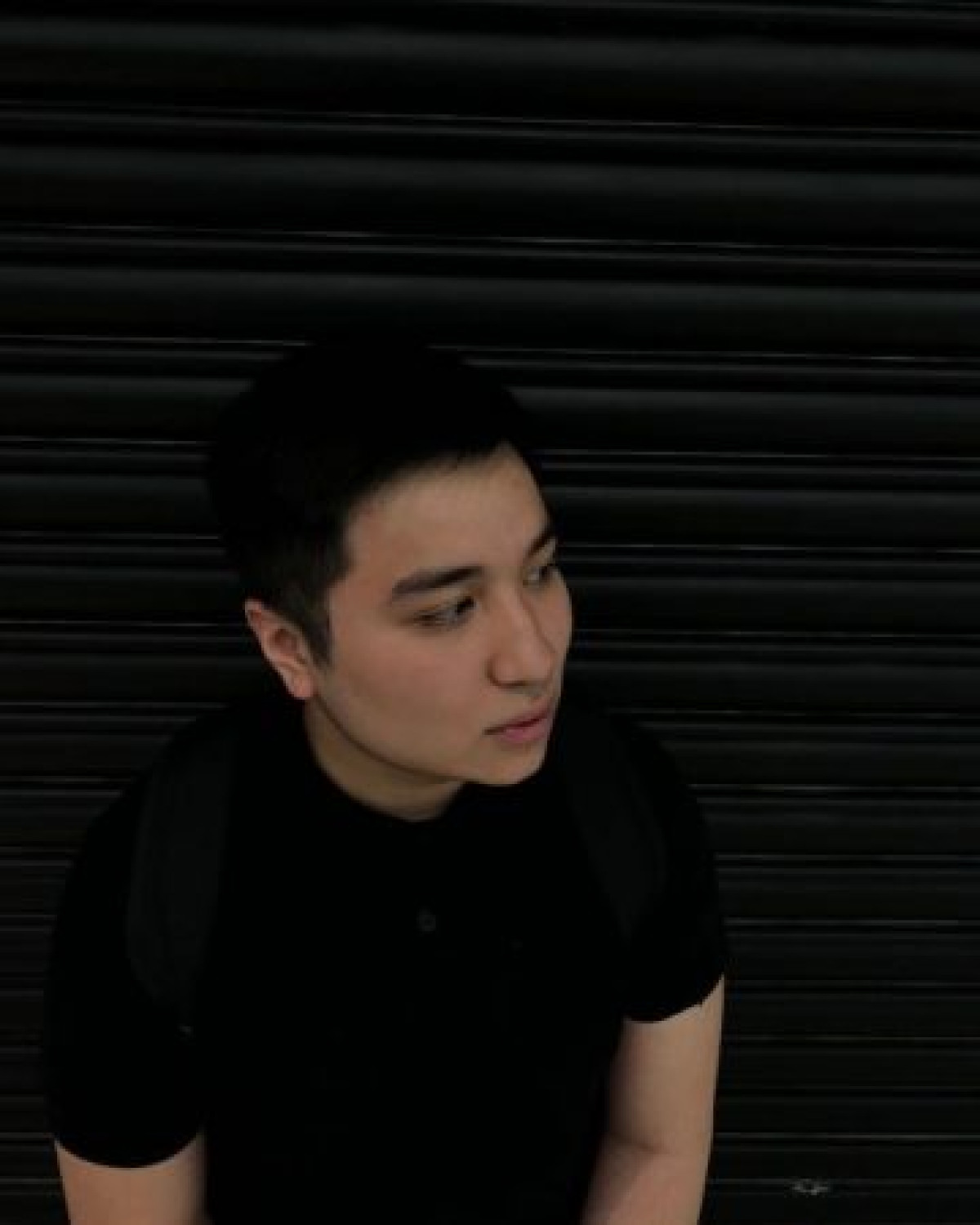 Казахстанский артист возглавил российский чарт ВКонтакте и Boom