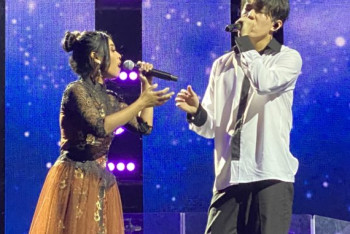 Фотография к новости: Димаш Кудайберген впервые спел дуэтом со своим фанатом из Индонезии