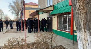 Уральца, захватившего в заложницы жену, обвиняют еще и в изнасиловании