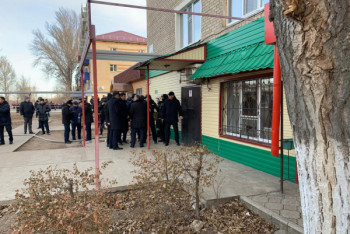 Фотография к новости: Уральца, захватившего в заложницы жену, обвиняют еще и в изнасиловании